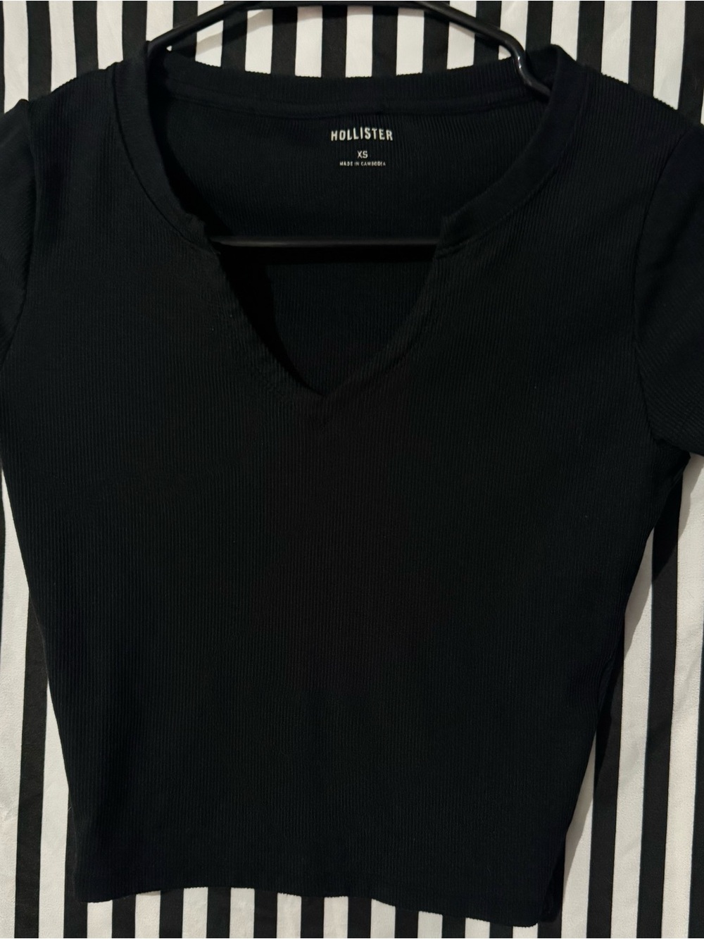 Hollister Black Ribbed V-Neck Short Sleeve Tee